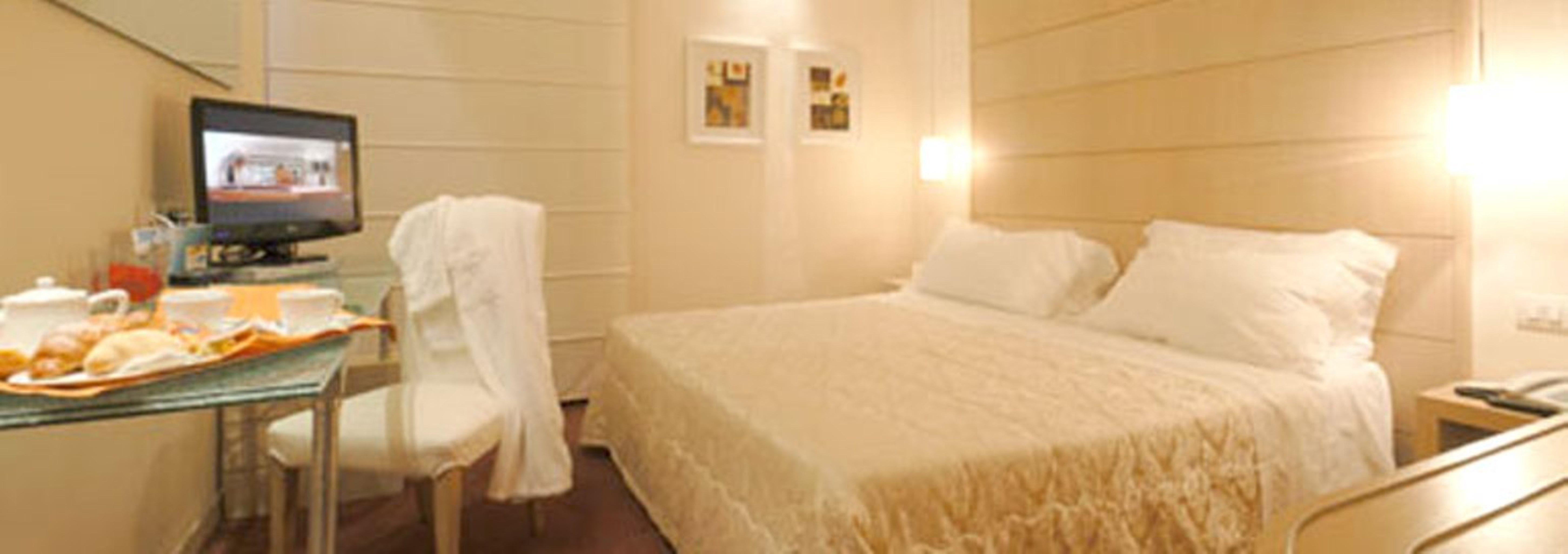 Hotel First Calenzano Luaran gambar